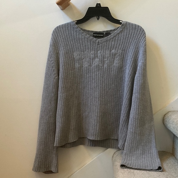 size L, bust up to 40” inches, dkny sweater - Picture 4 of 8
